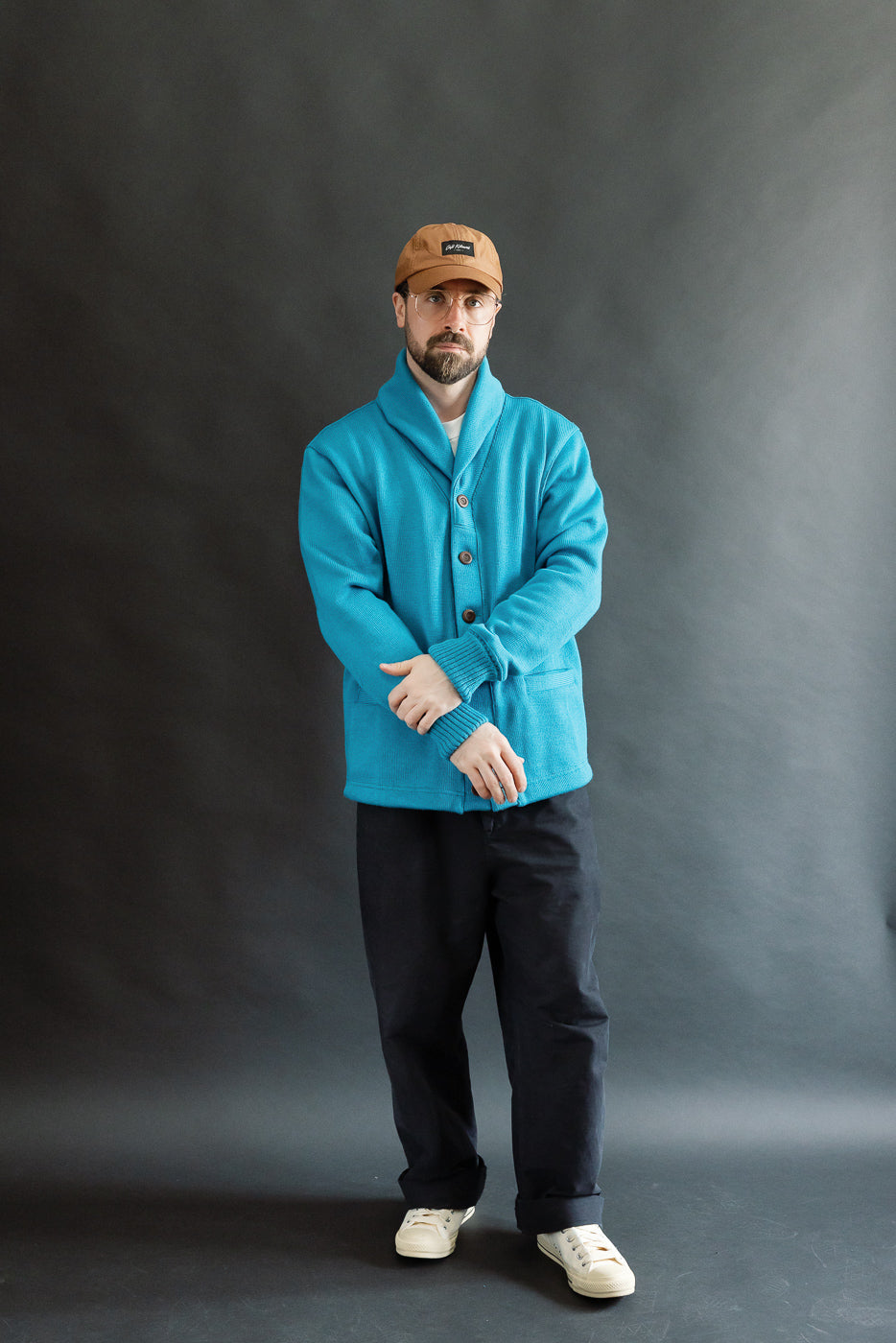 Full body front view of male model, 5'9