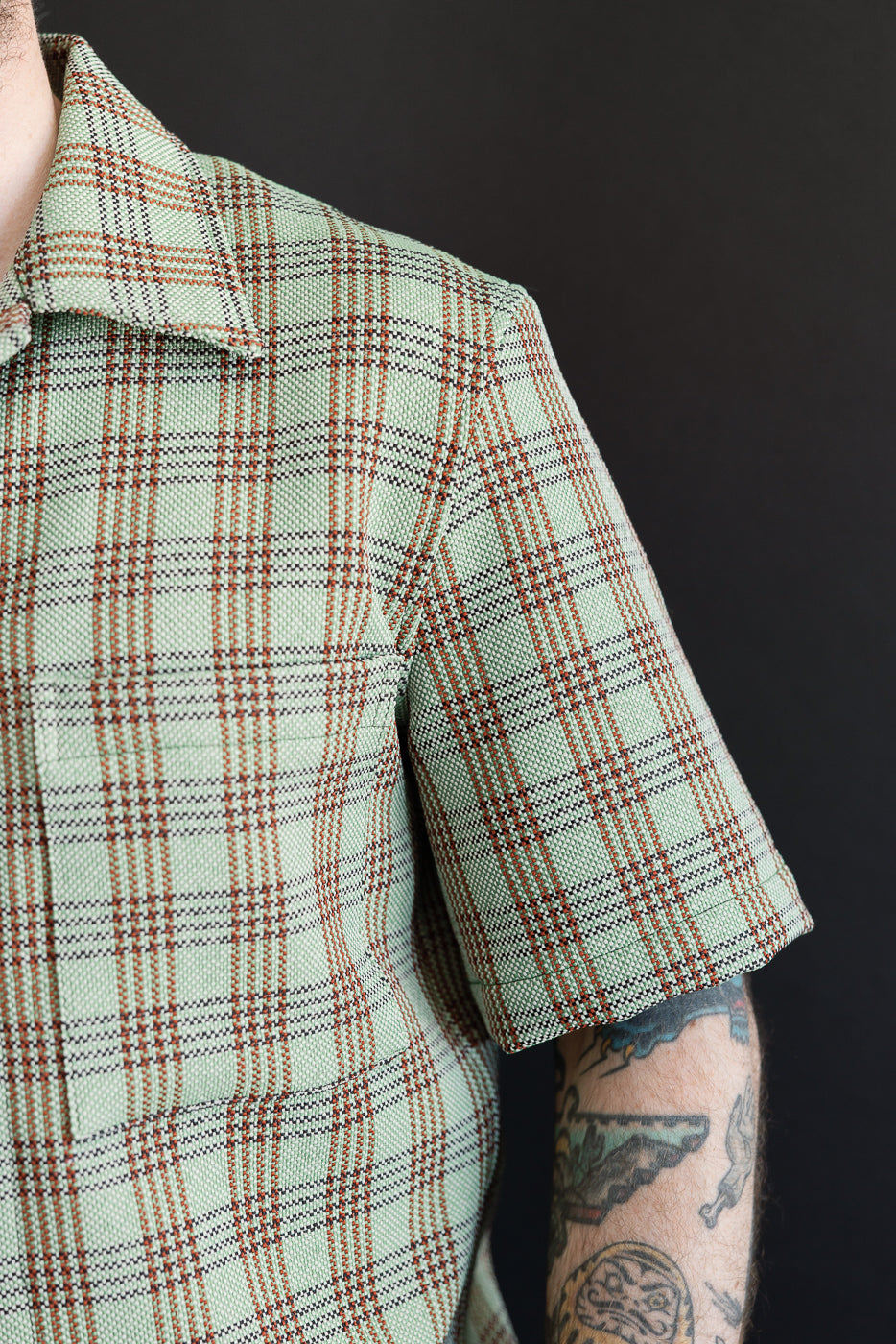 Close-up of male model, 5'9