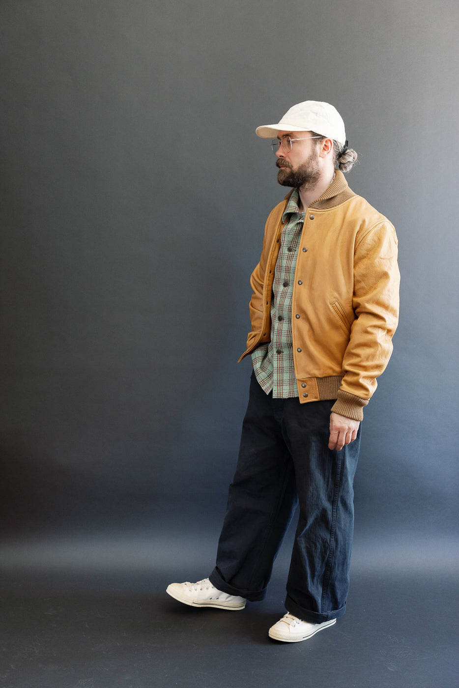 Full body, front side view of male model 5'9