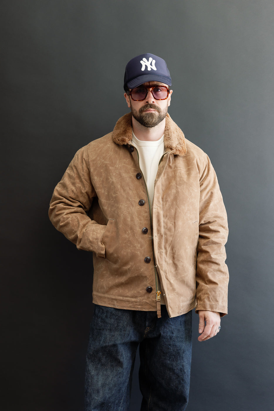 Full body front view: male model, 5'9