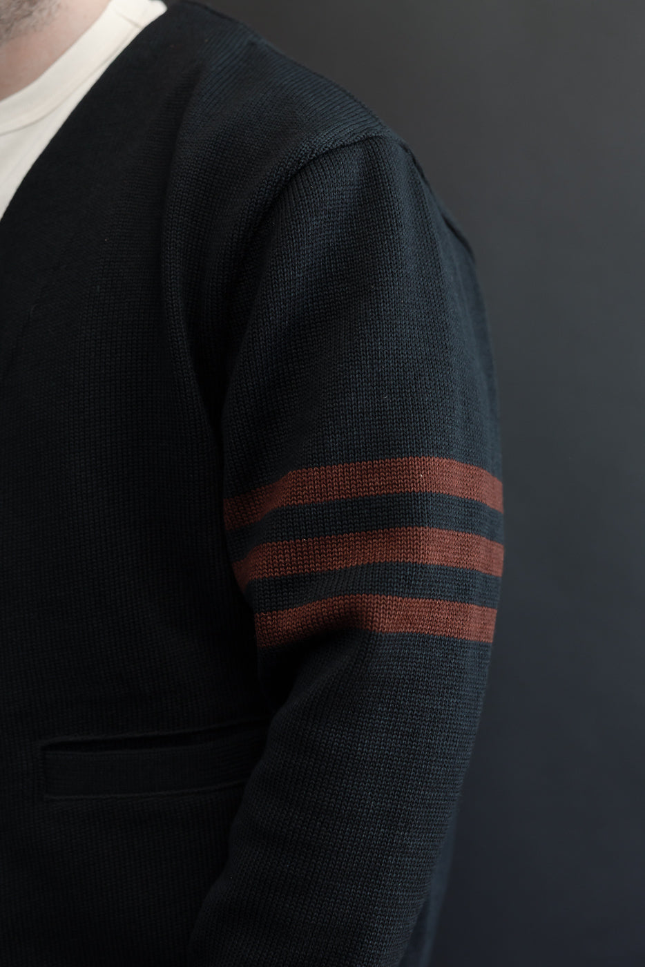 Close-up of left sleeve on athletic male model (5'9