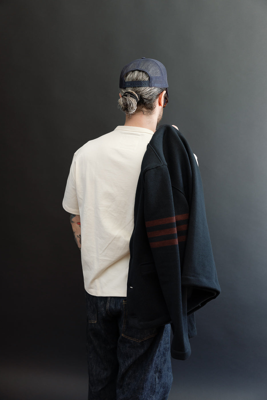 Back view of male model, 5'9