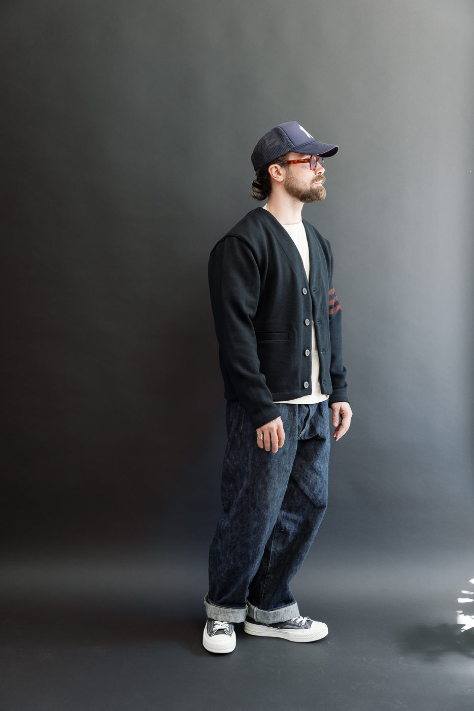 Full body side view of male model (5'9