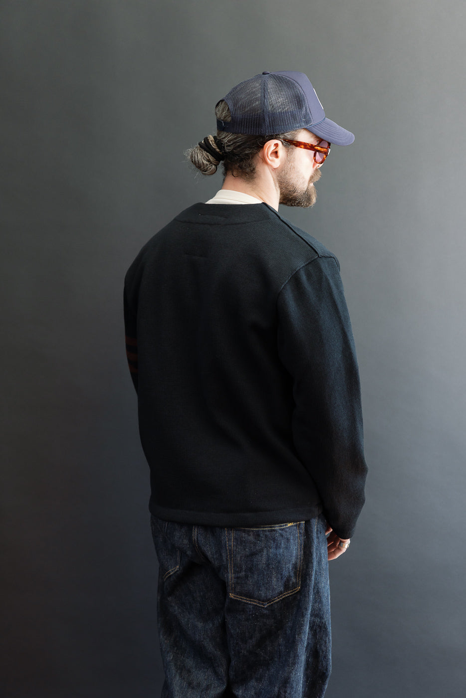 Back view of male model, 5'9