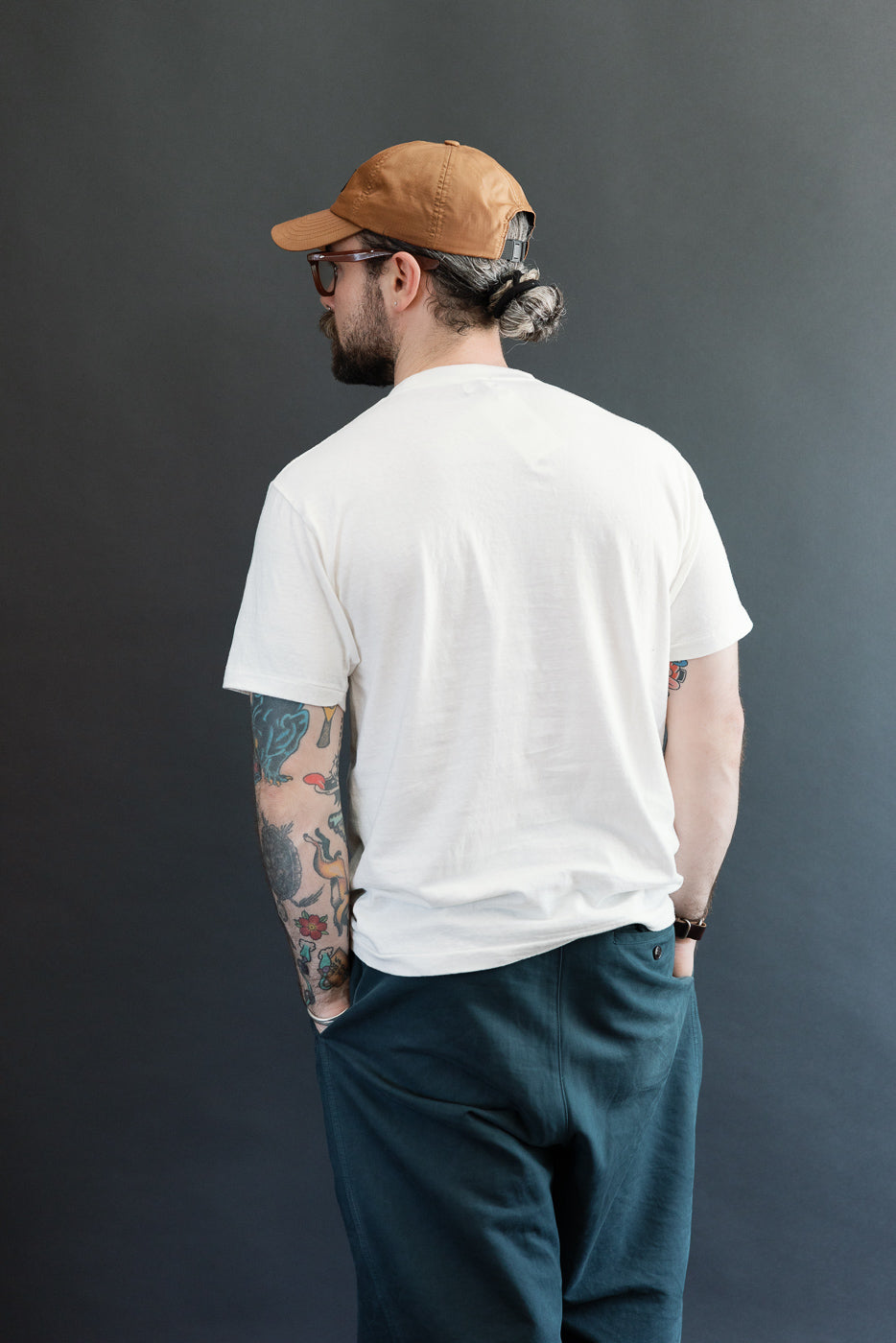 Back view of male model, 5'9
