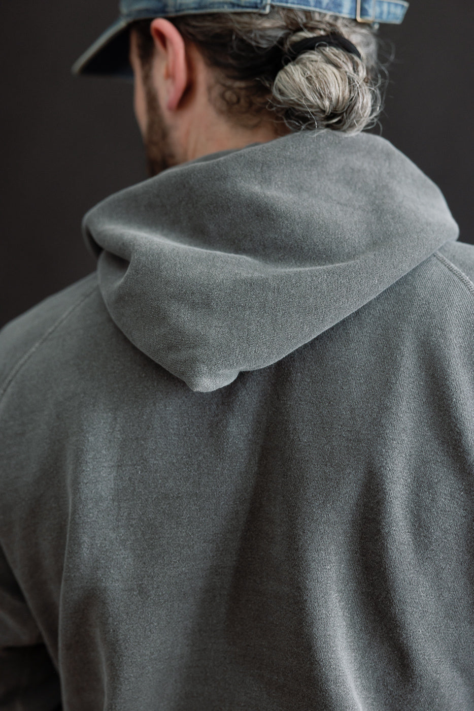 Close-up of back view, male model 5'9