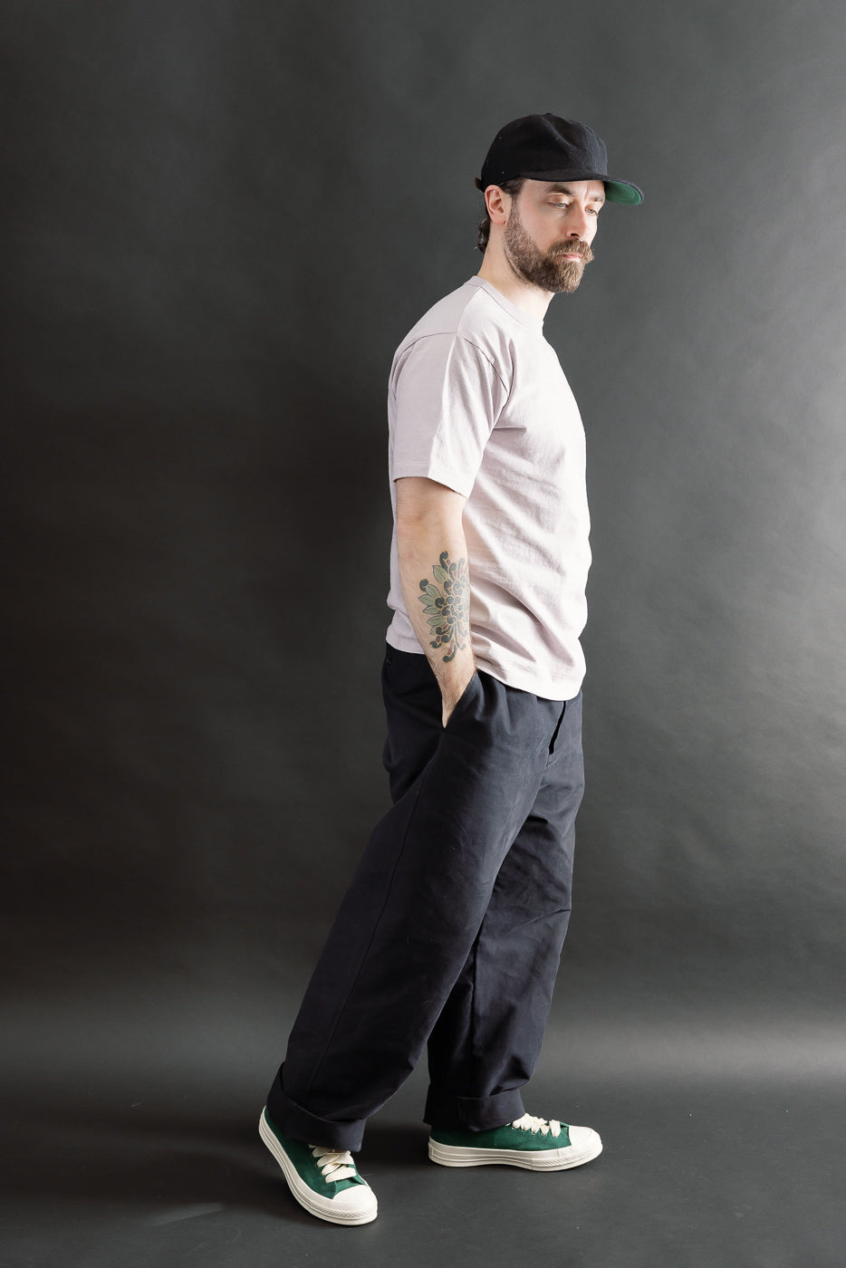 Side view full-body of male model 5'9