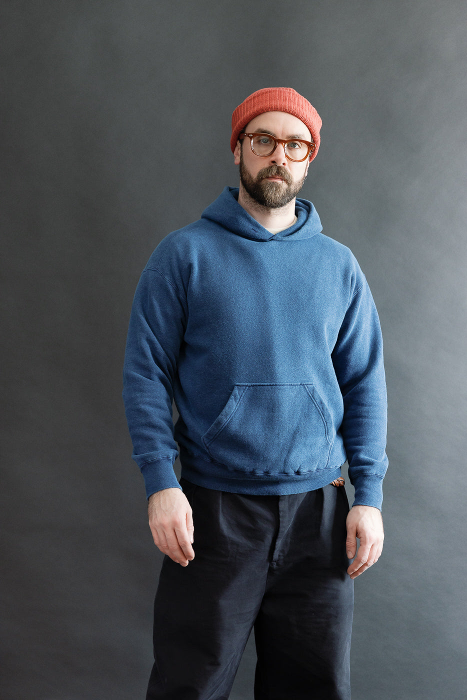 Front view full body of male model, 5'9