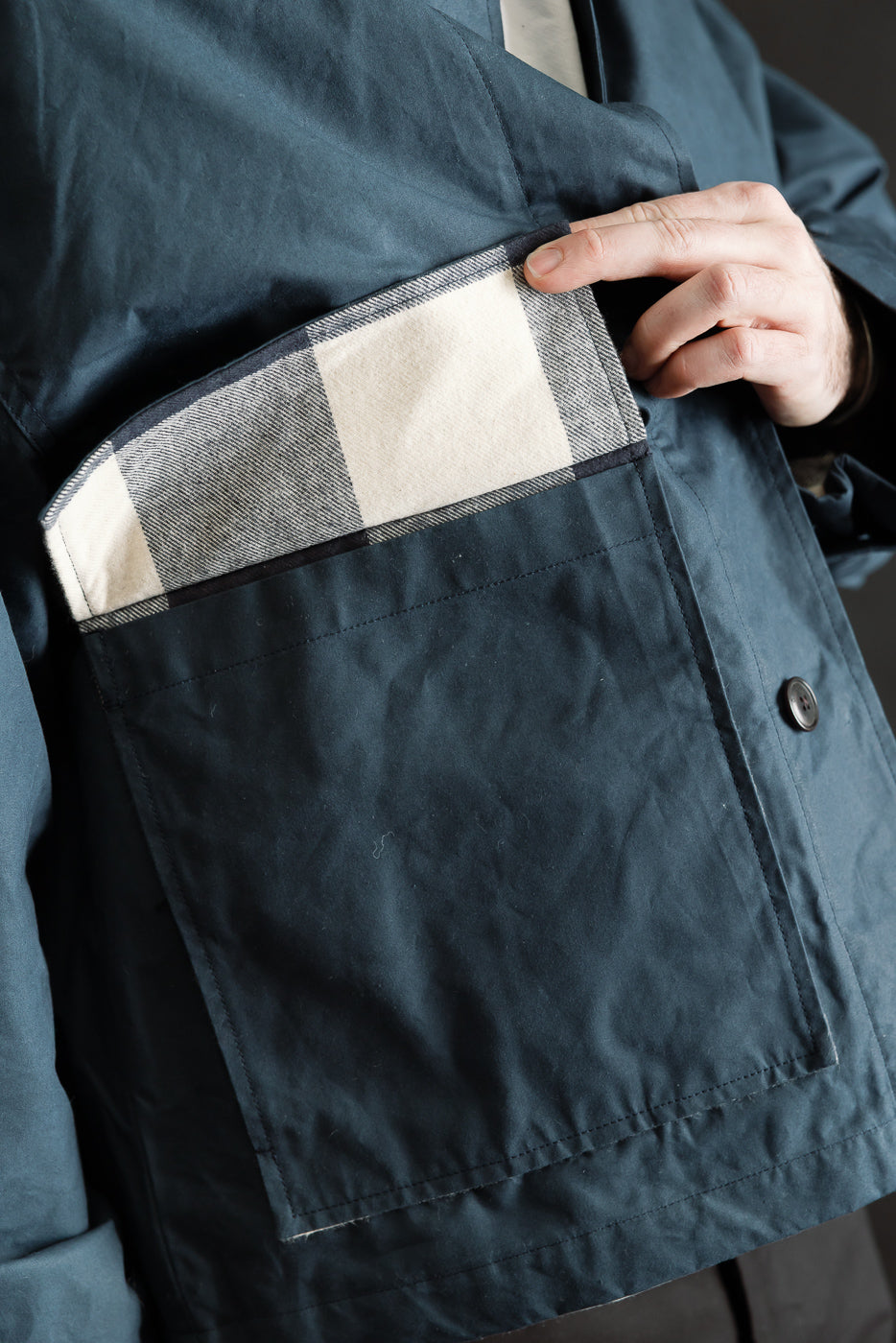 Close-up of male model, 5'9