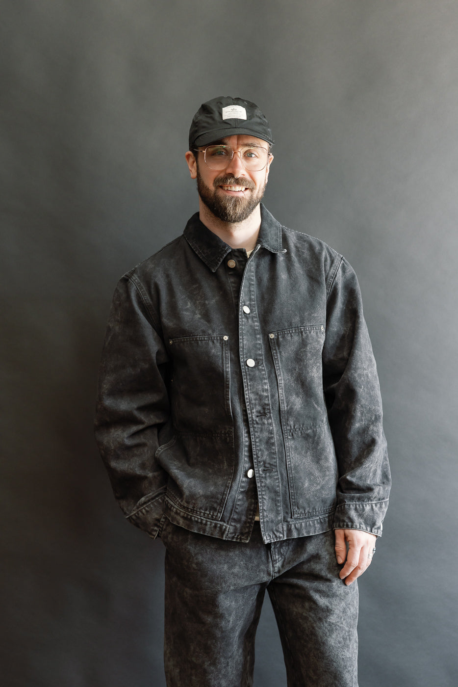 Front view, mid-torso shot of male model 5'9