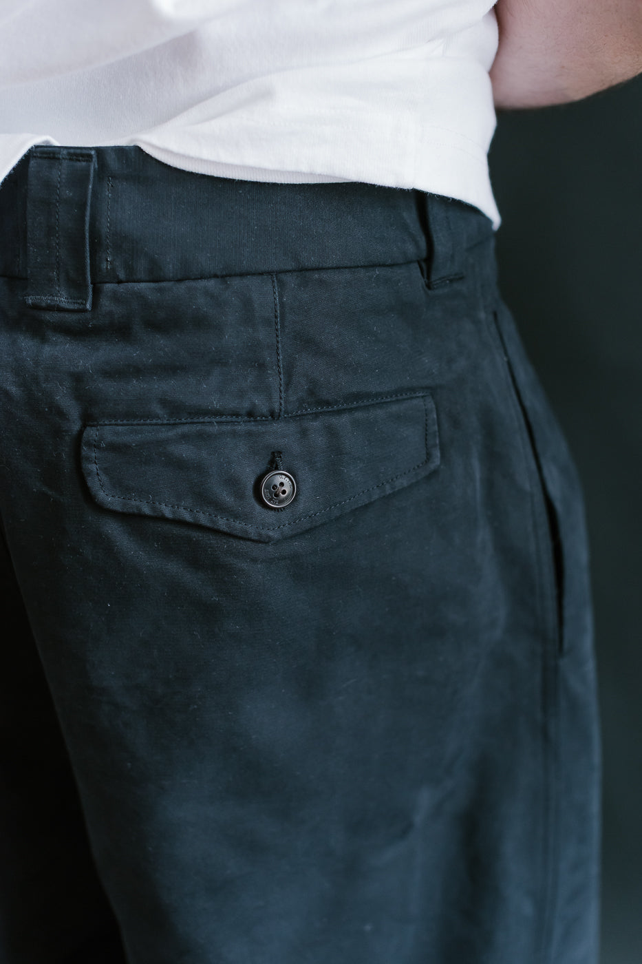 M-C-003 - Officer Chino Nebraska Cotton - Inkt Blue