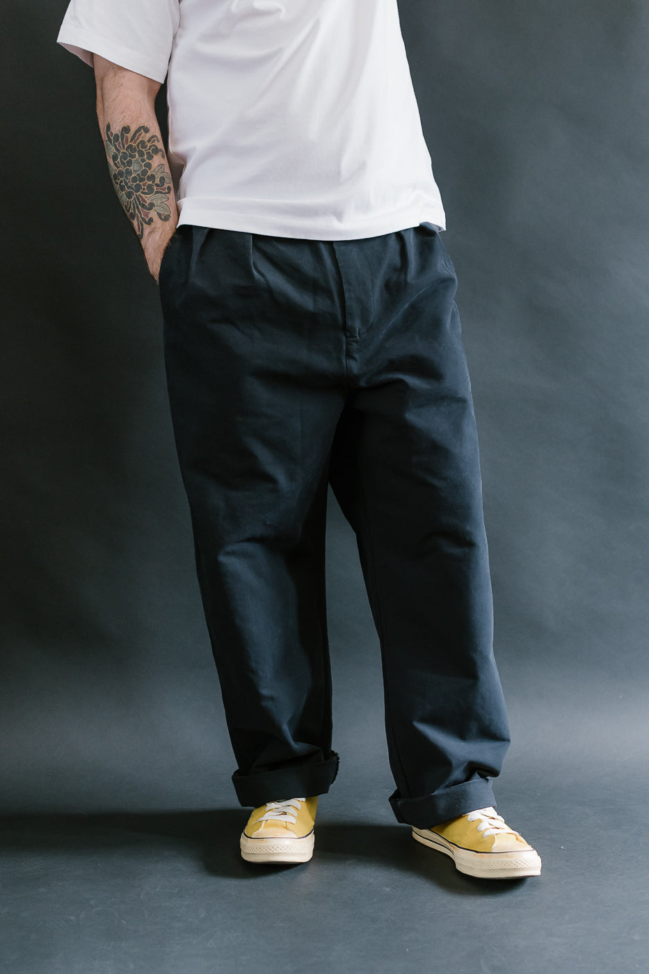 M-C-003 - Officer Chino Nebraska Cotton - Inkt Blue