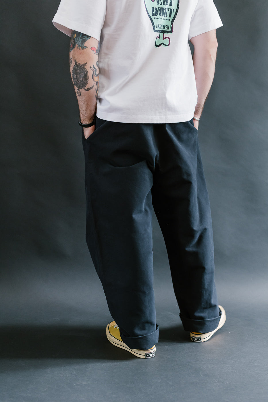 M-C-003 - Officer Chino Nebraska Cotton - Inkt Blue