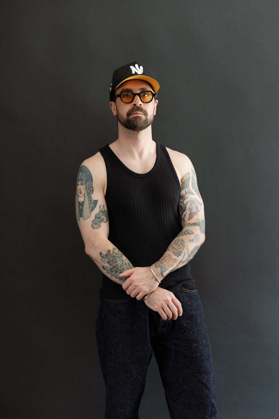 Front view, male model 5'9