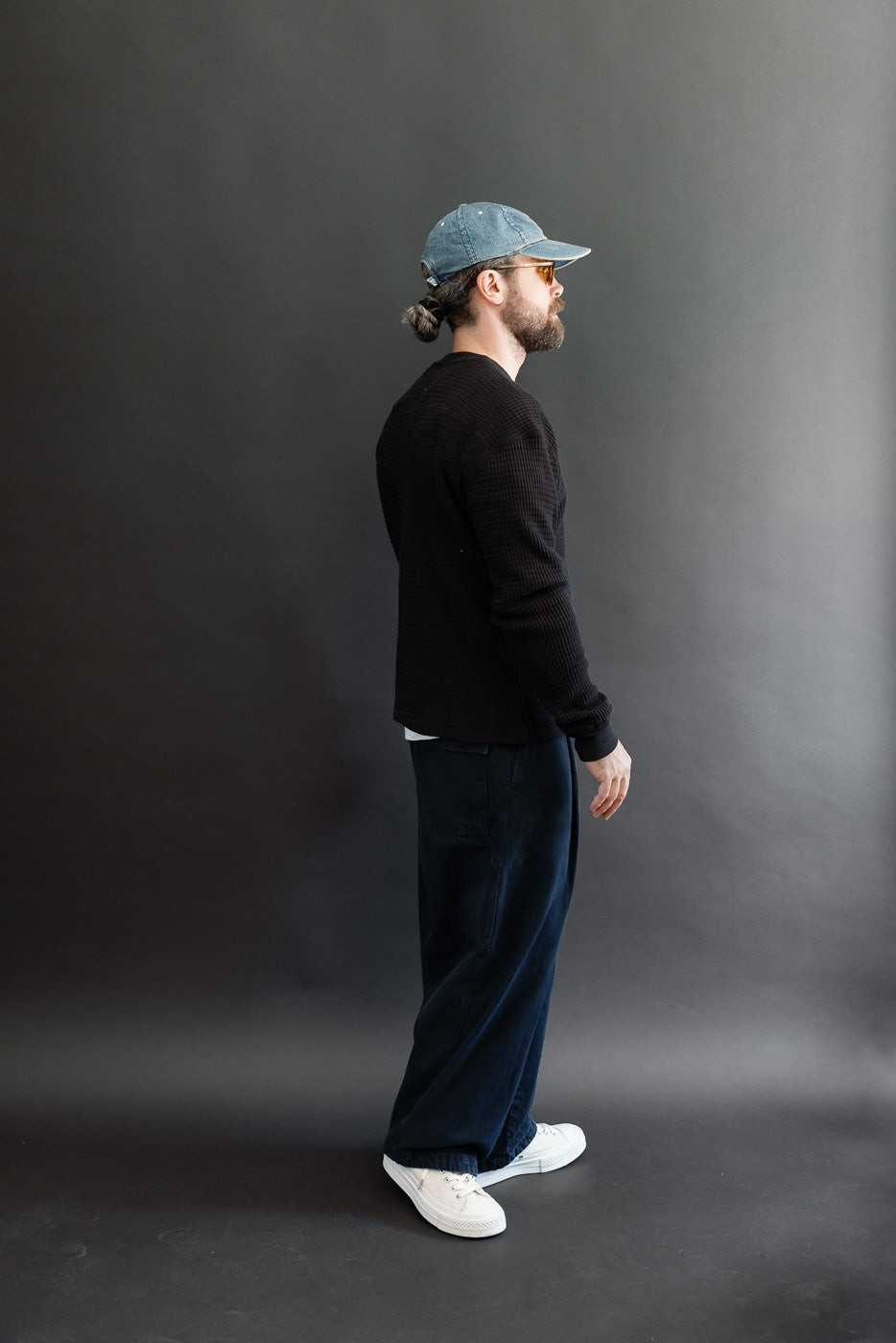 Full body side view of a 5'9
