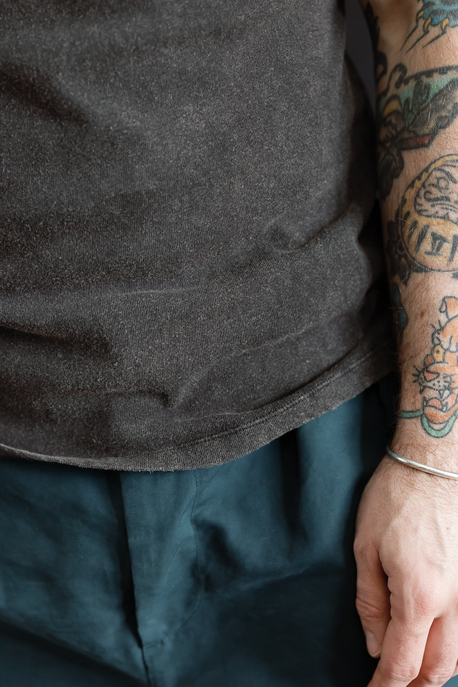 Close-up of male model, 5'9