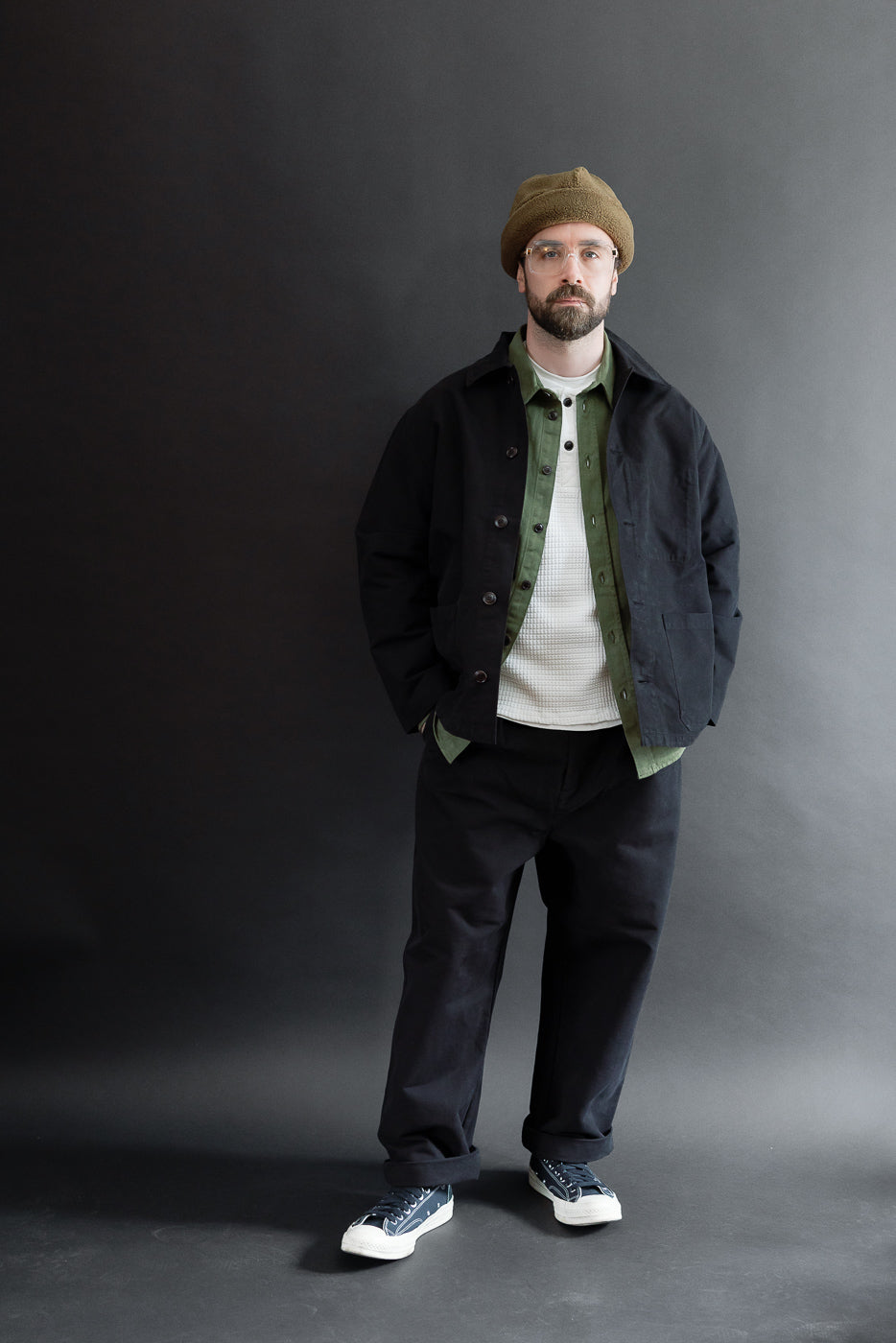 Full body front view of a male model, 5'9