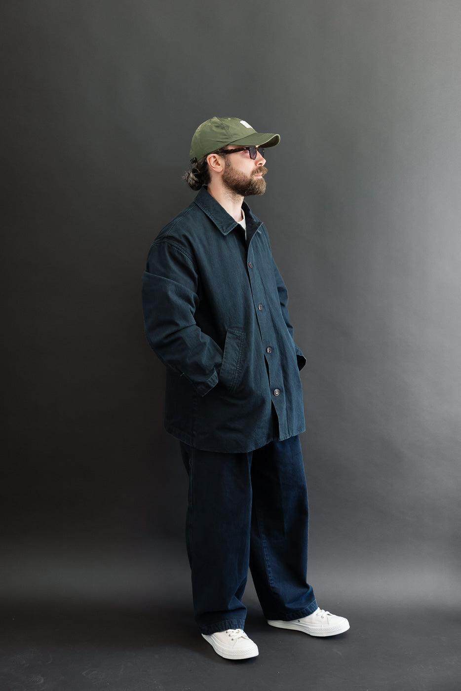 Full body, side view of a 5'9