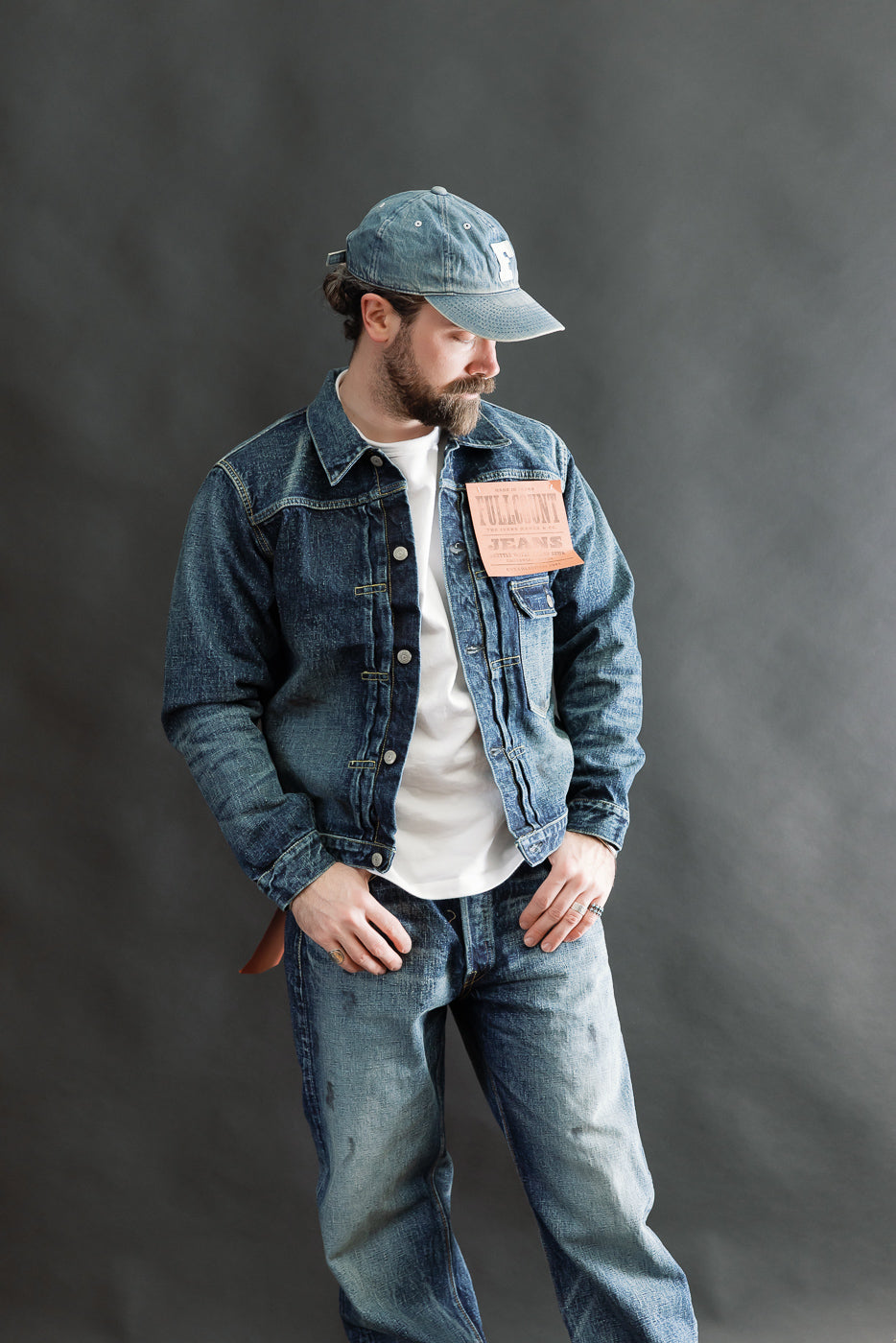 Full body front view of male model, 5'9