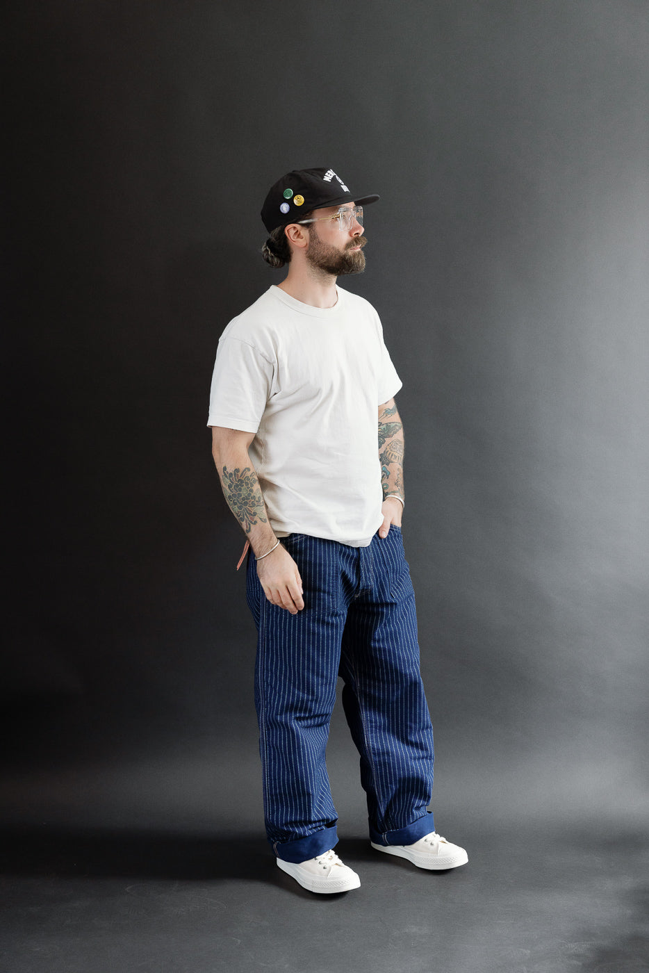 Full body profile of a male model, 5'9