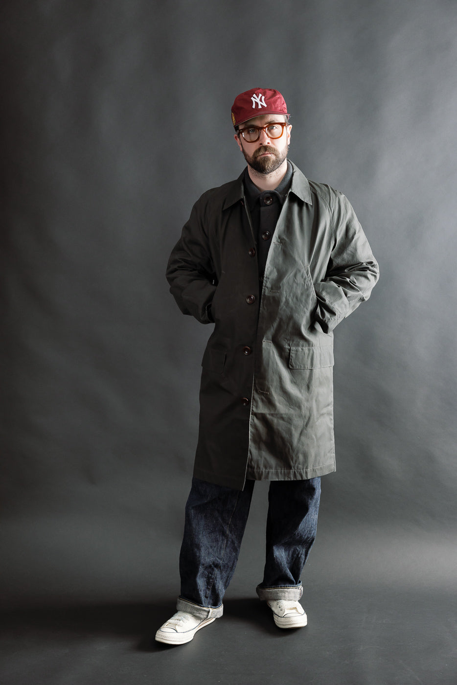 Front full body view of male model 5'9