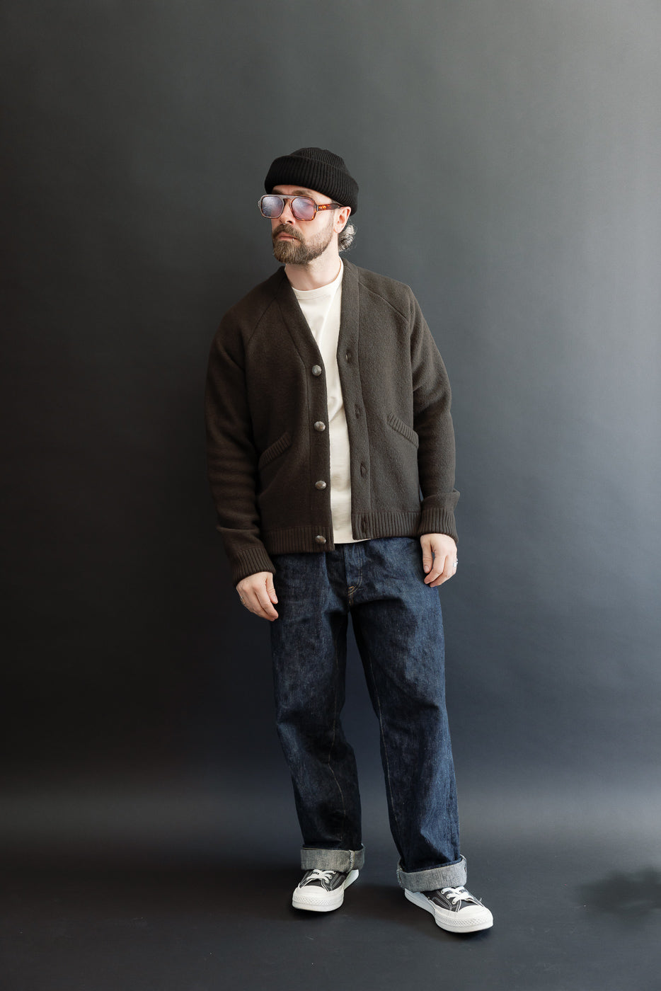 Full body front view of a 5'9