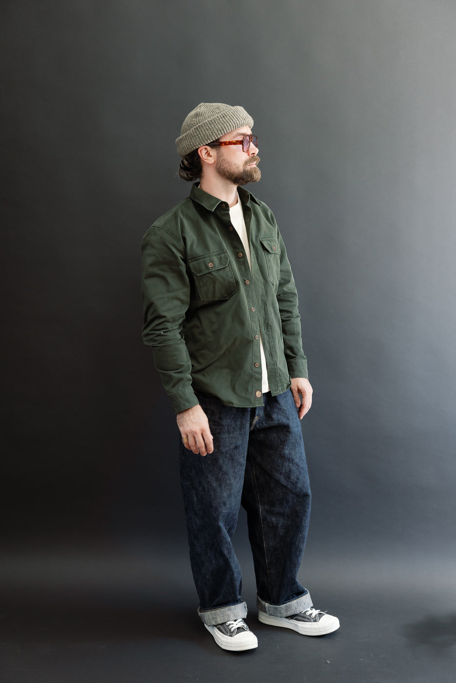 Full body front view of a male model, 5'9