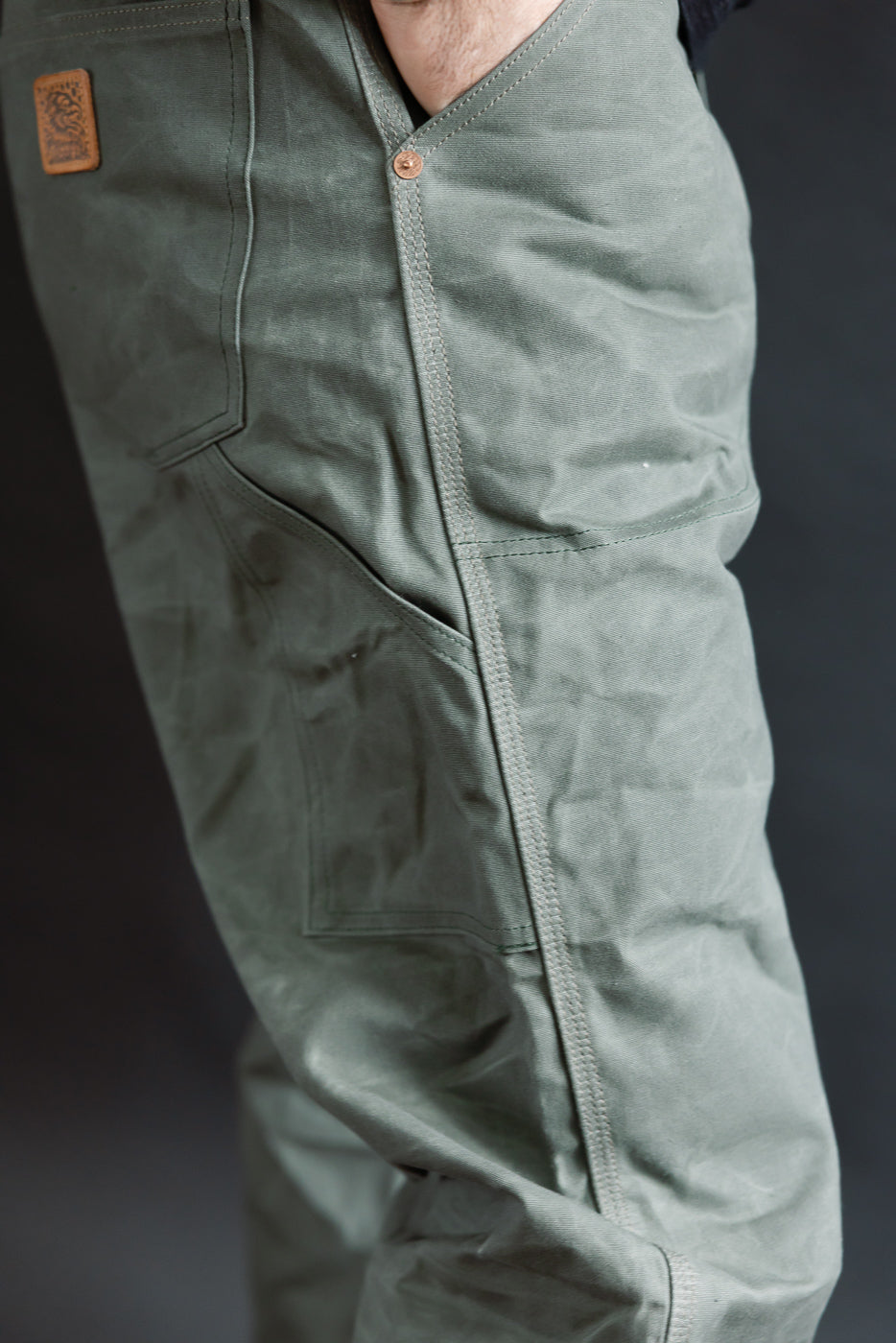 Close-up of male model, 5'9