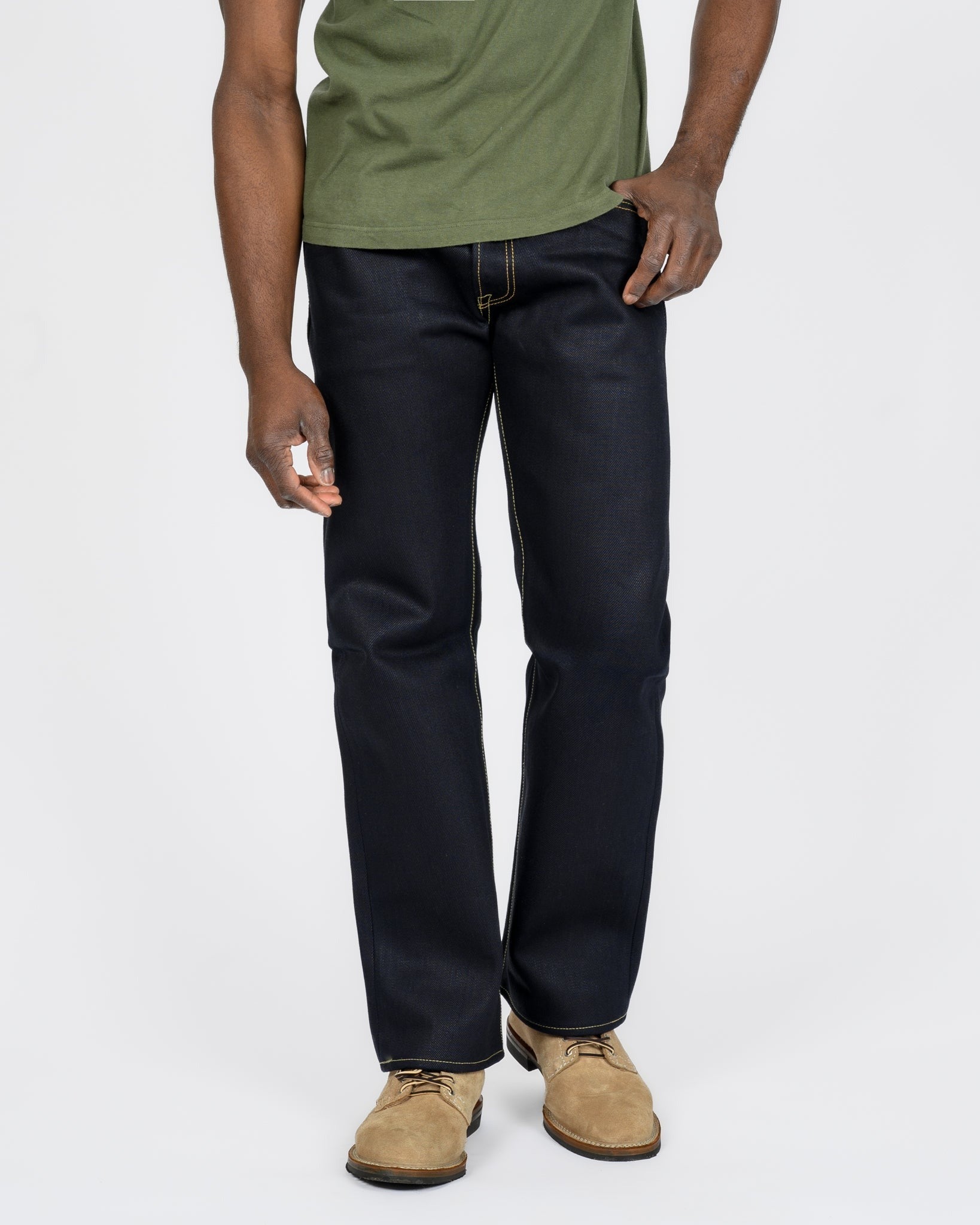 Front view, full body of male model 5'9