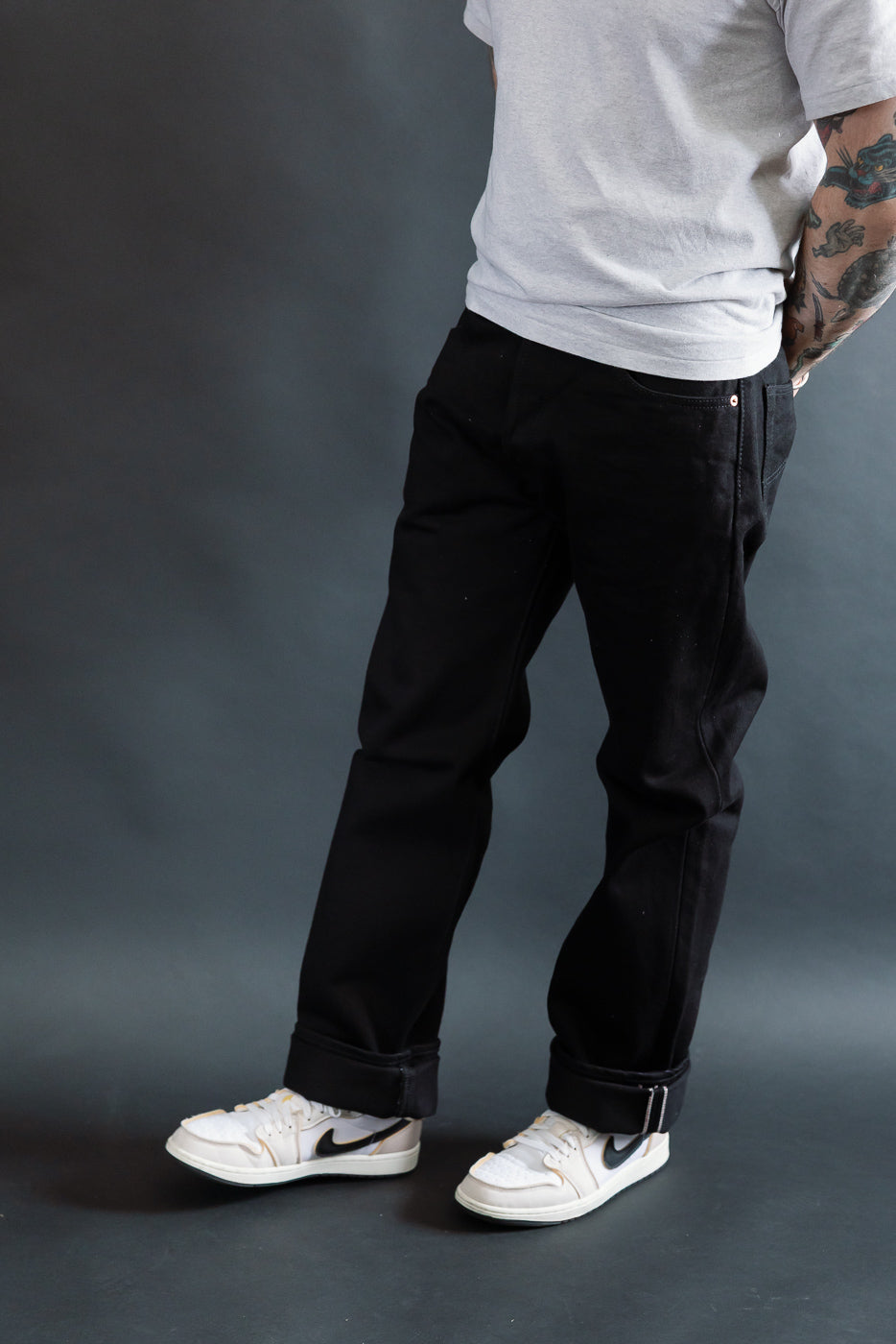 IH-634S-SBG - 21oz Selvedge Denim Straight Cut - Superblack (Fades