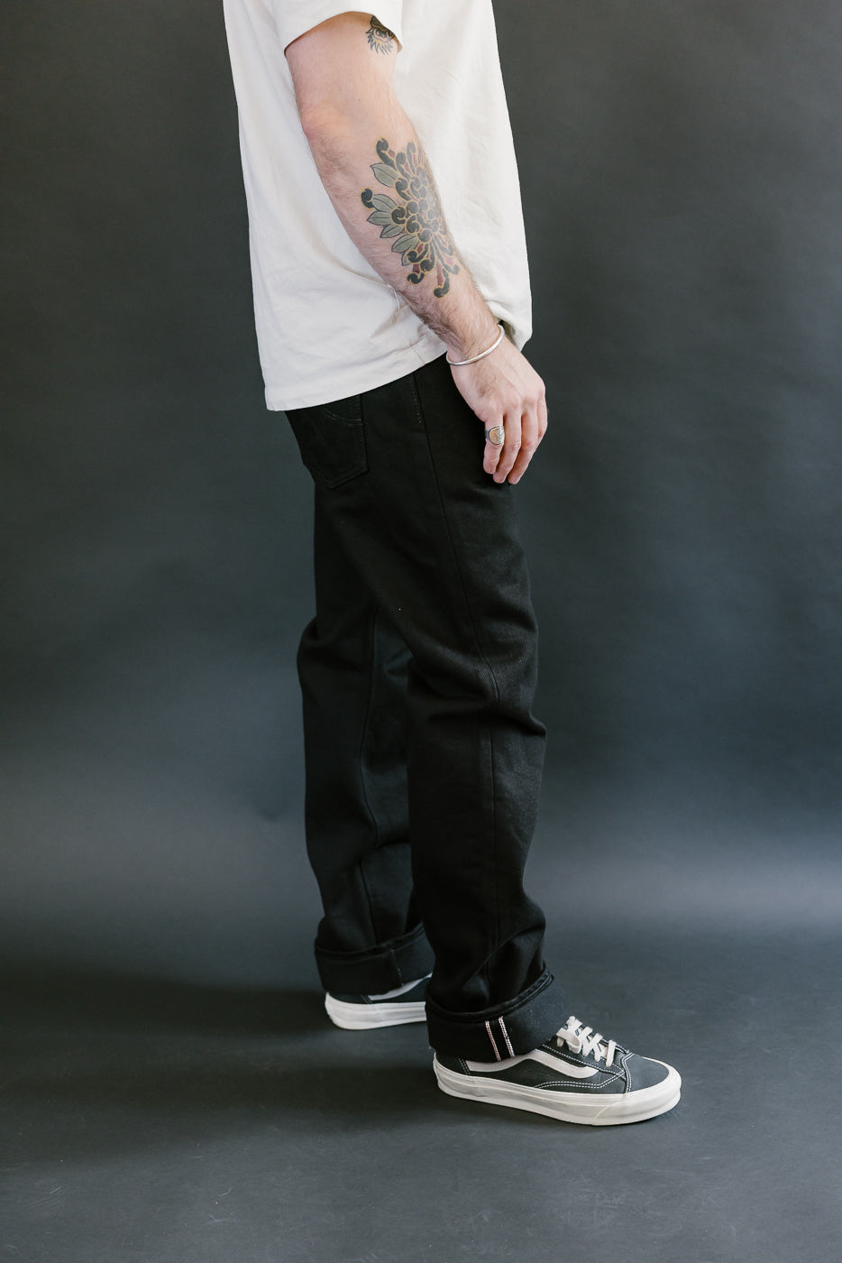 IH-666S-SBG - 21oz Selvedge Denim Slim Straight - Superblack (Fades to Grey)