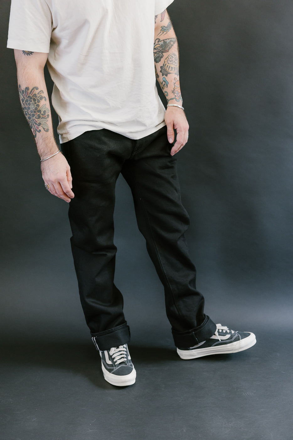 IH-666S-SBG - 21oz Selvedge Denim Slim Straight - Superblack (Fades to Grey)