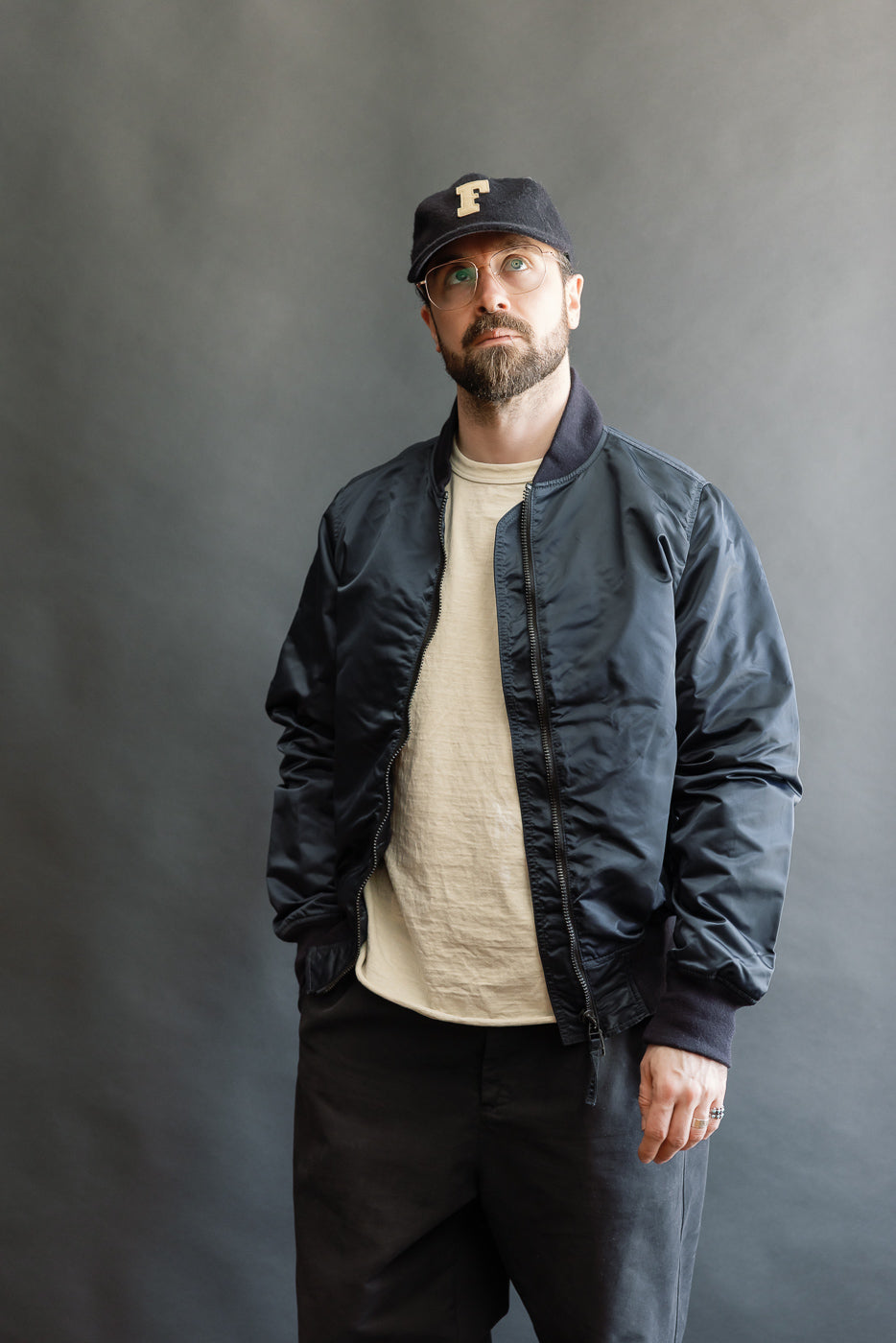 Front view, male model 5'9