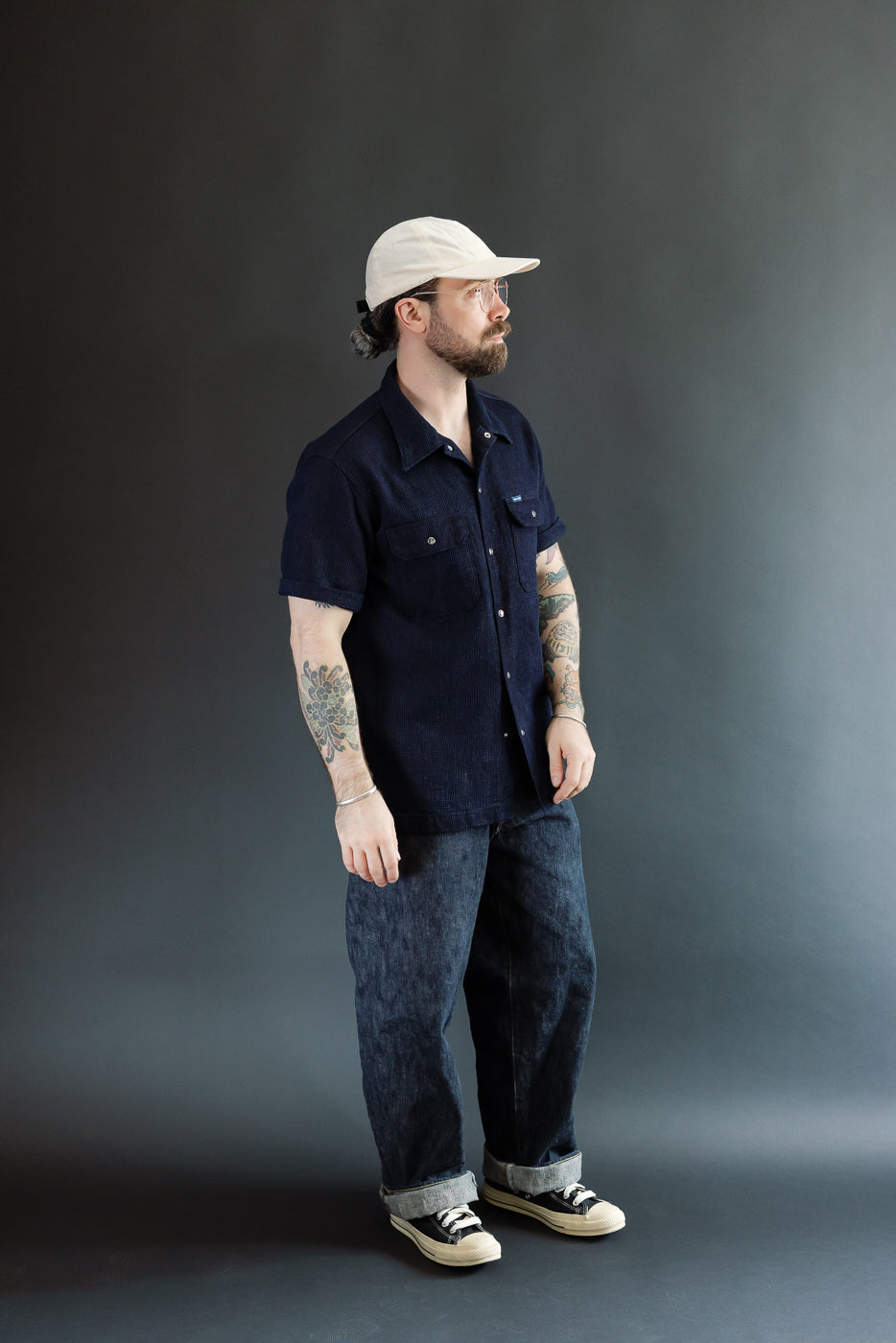 Full body side view of male model (5'9