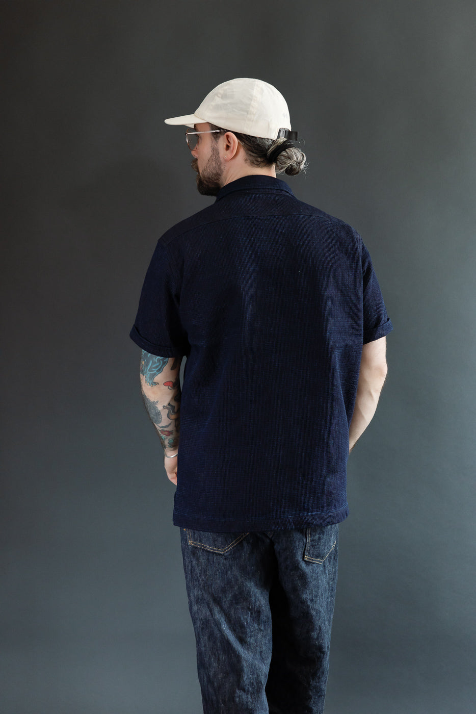 Back view of male model, 5'9