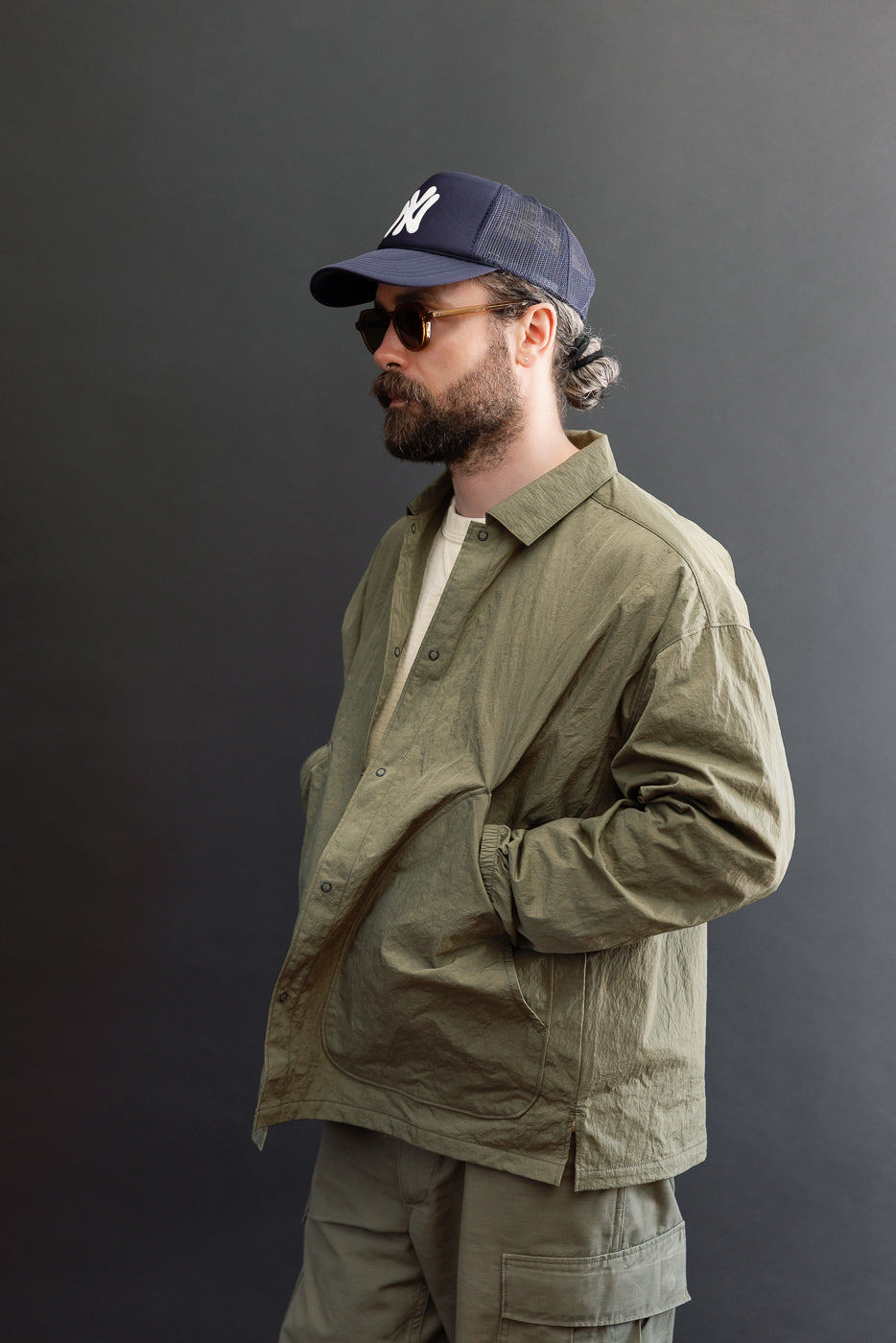 Side view of male model (5'9