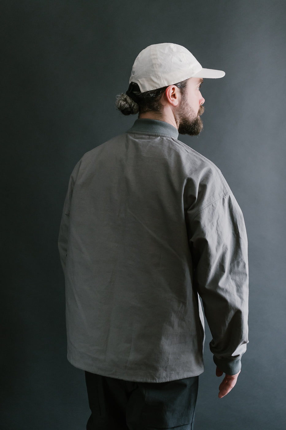 JM8509 - Back Nep Himo GJ Neck - 330 True Gray