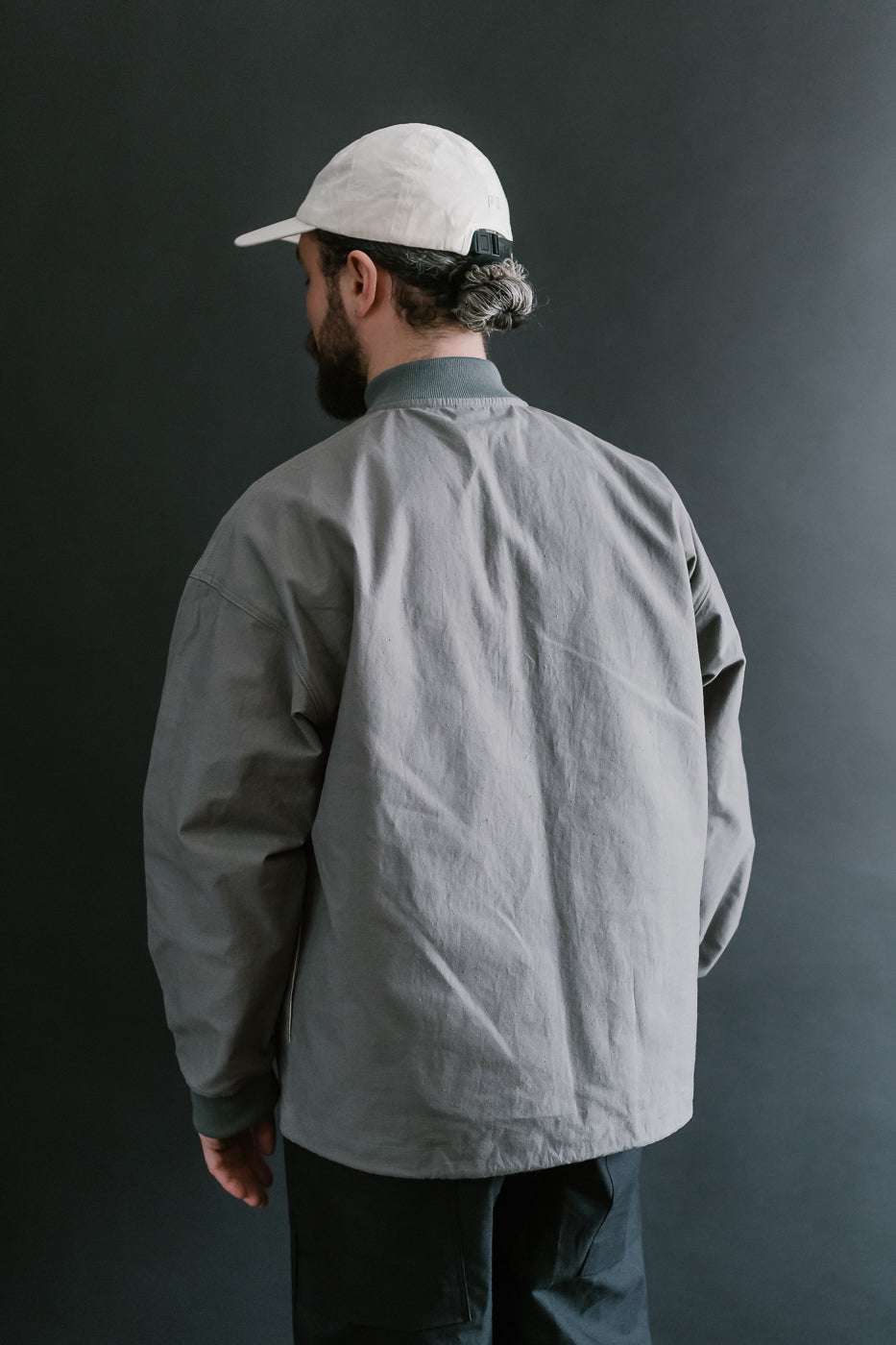 JM8509 - Back Nep Himo GJ Neck - 330 True Gray