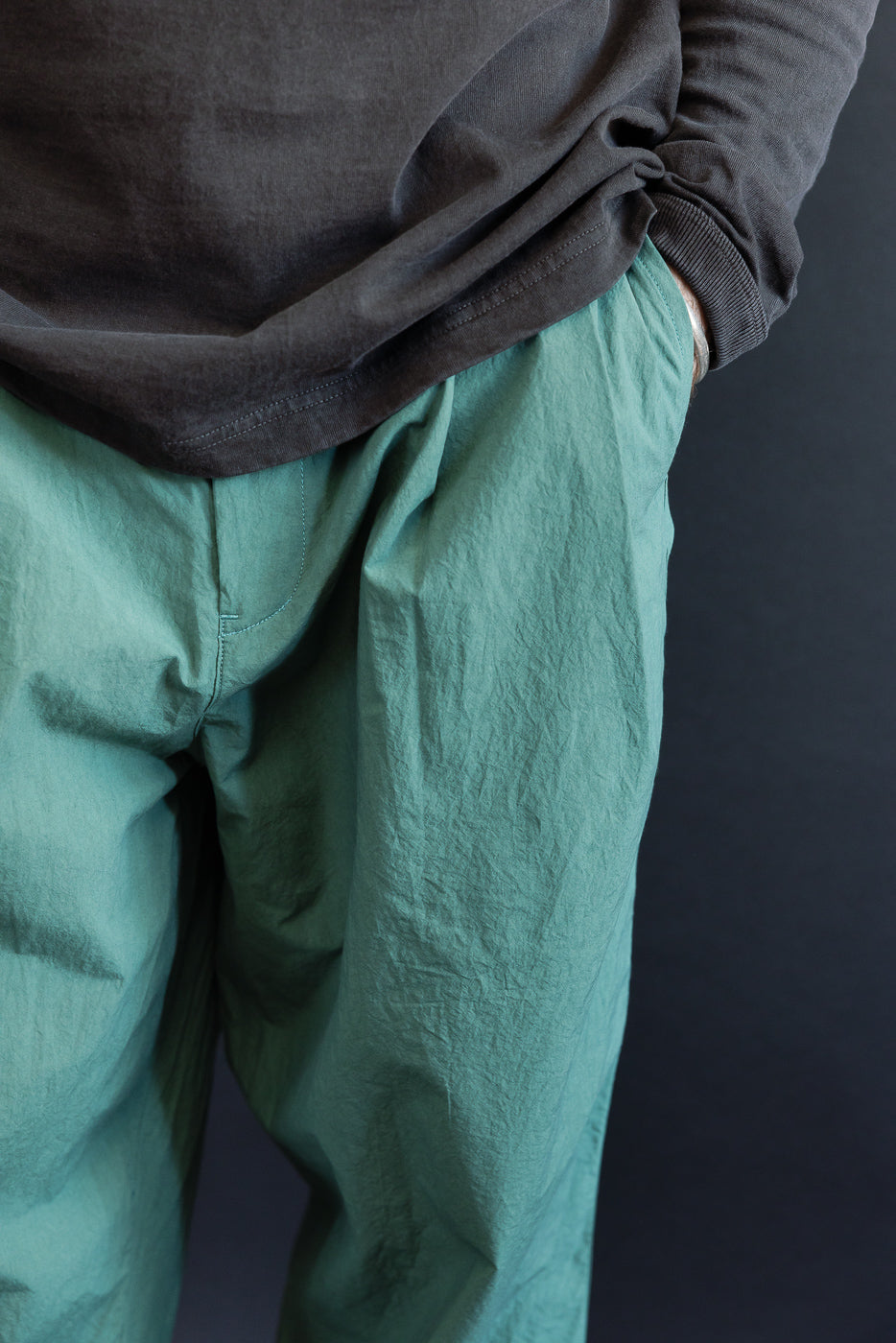 Close-up front view of male model (5'9