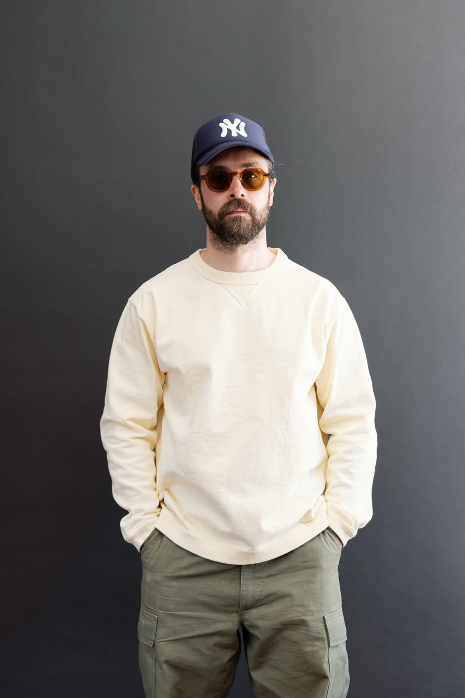 Front view, full body: Male model, 5'9