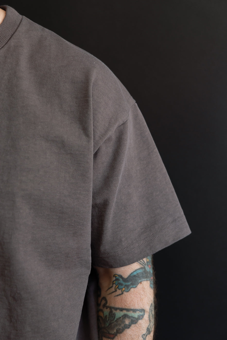 Close-up front view of male model (5'9
