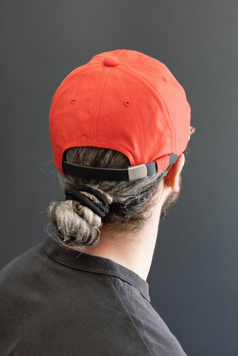 Back view of male model, 5'9