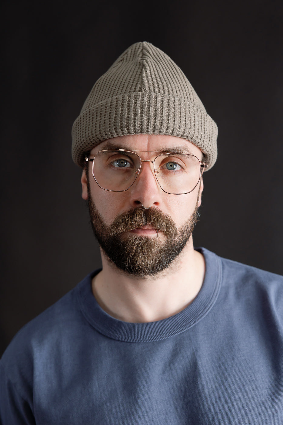 Front close-up of male model, 5'9