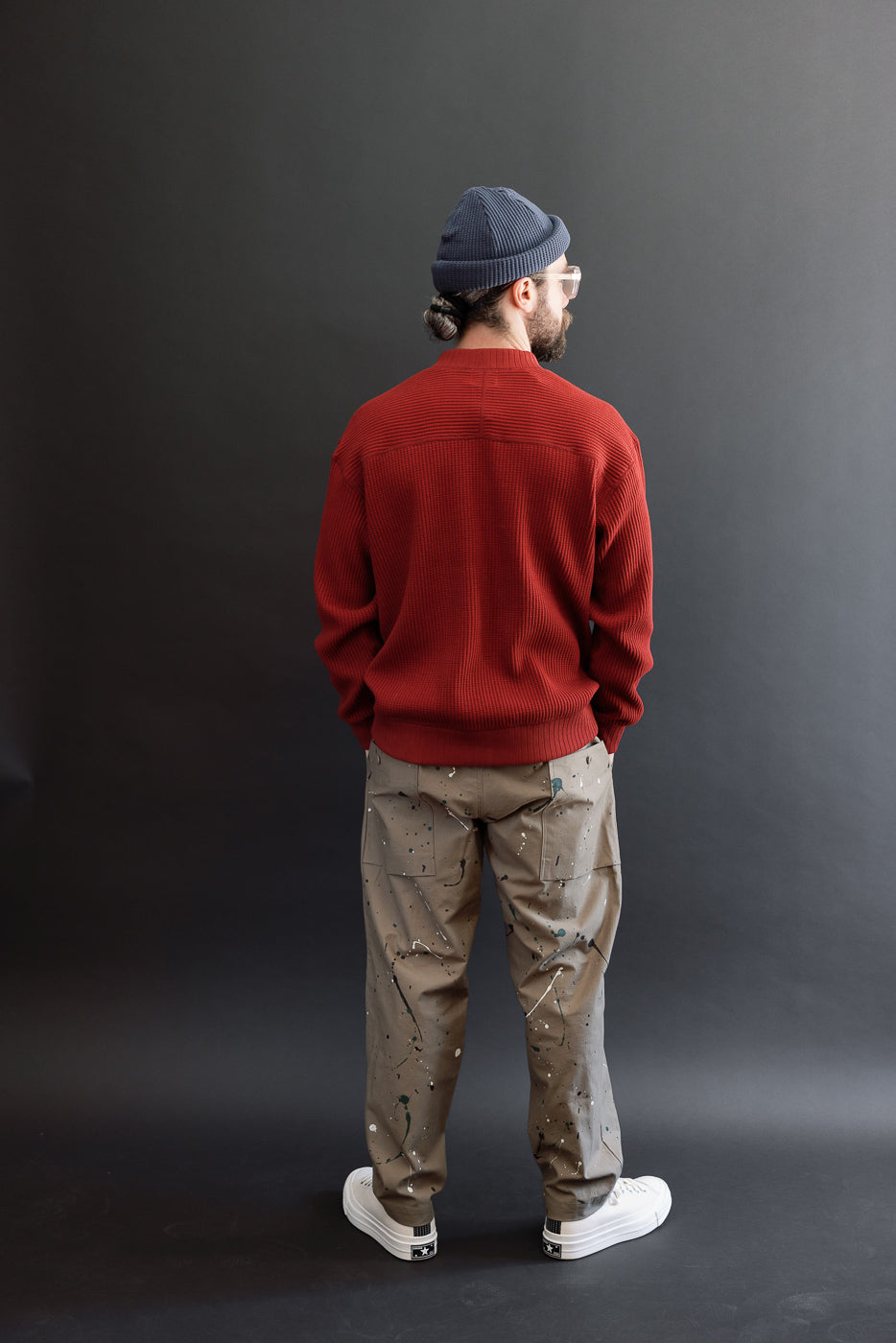 Full body back view of a male model, 5'9