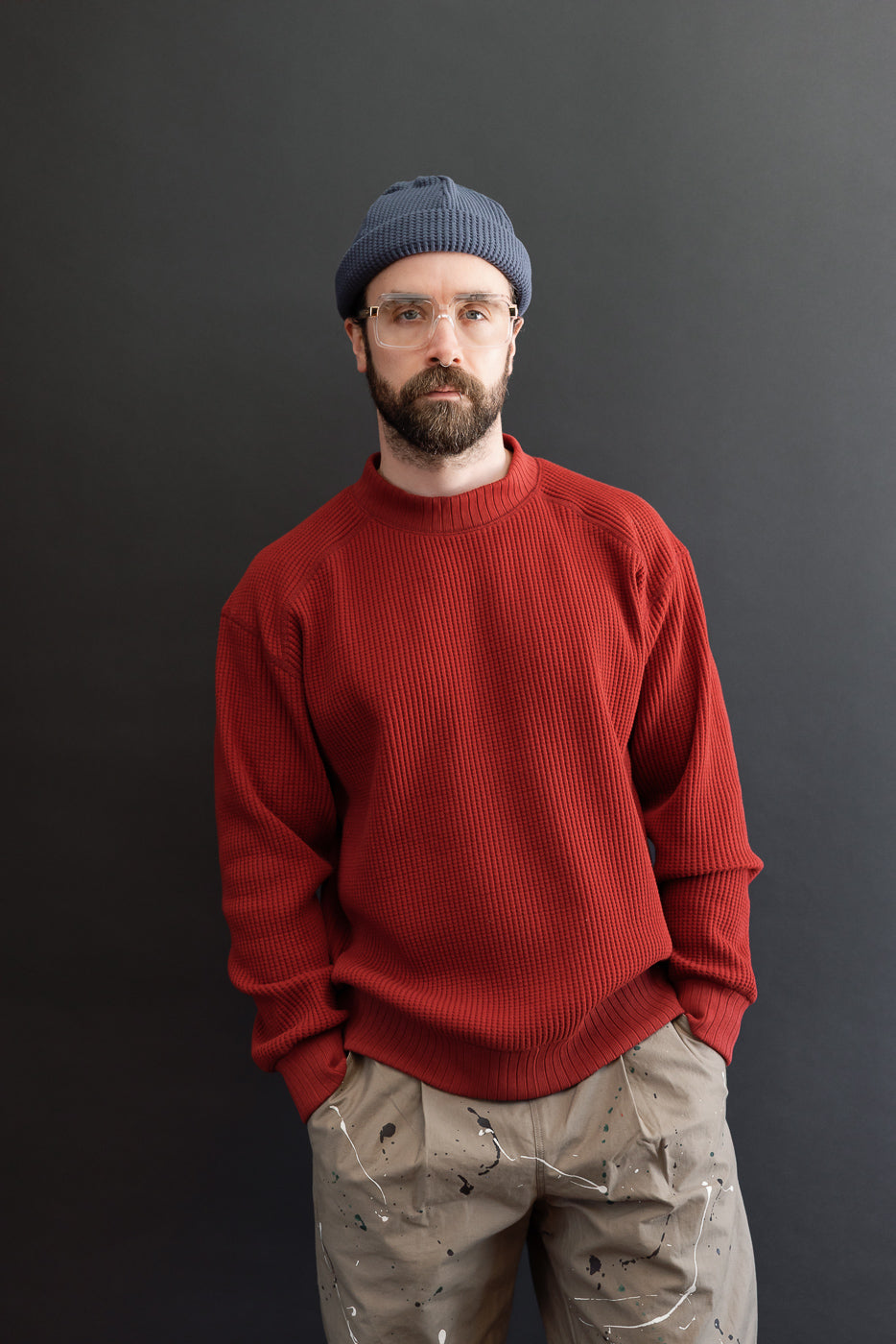 Full body front view: male model, 5'9
