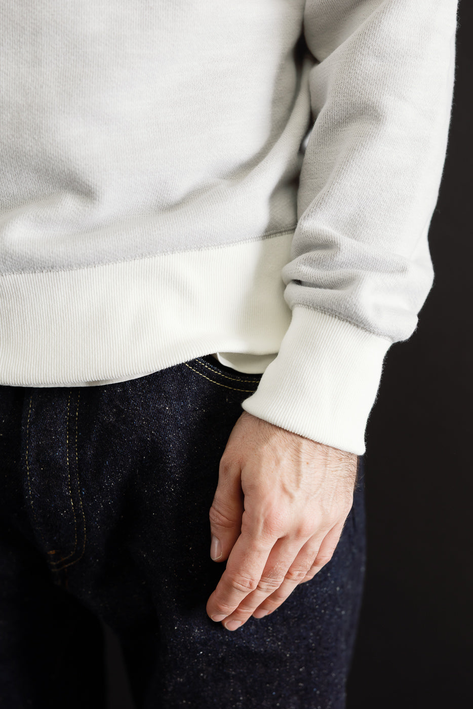 Close-up of a male model (5'9