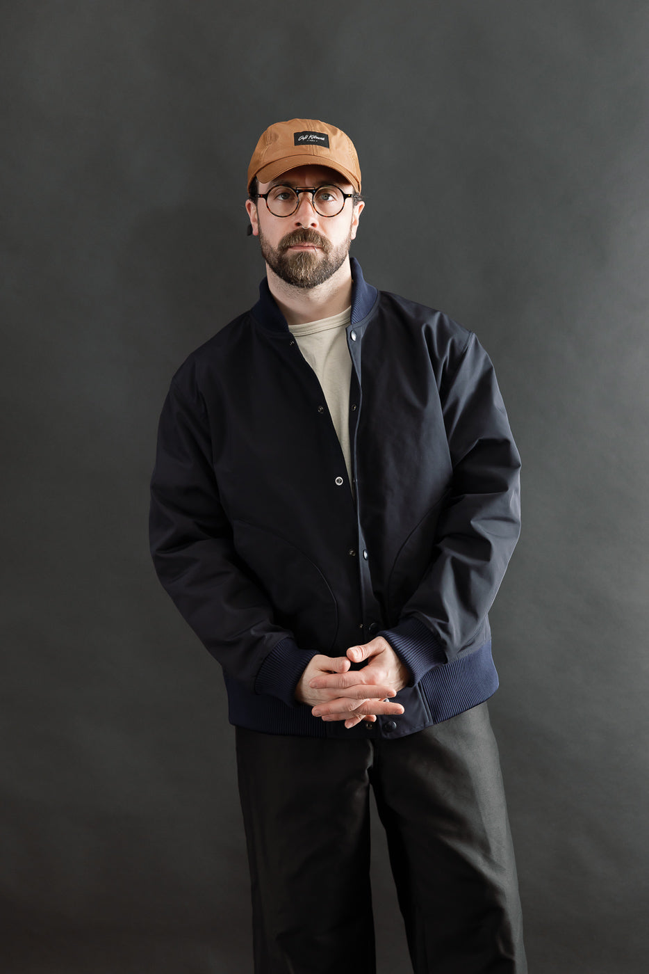 Front view, male model 5'9