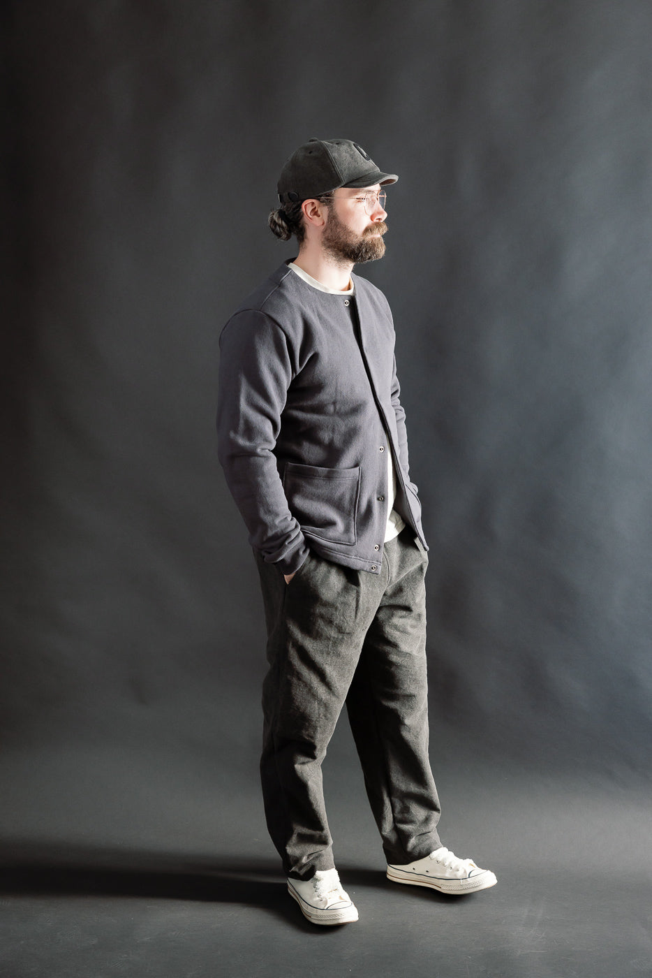 Full body front-right view of male model, 5'9