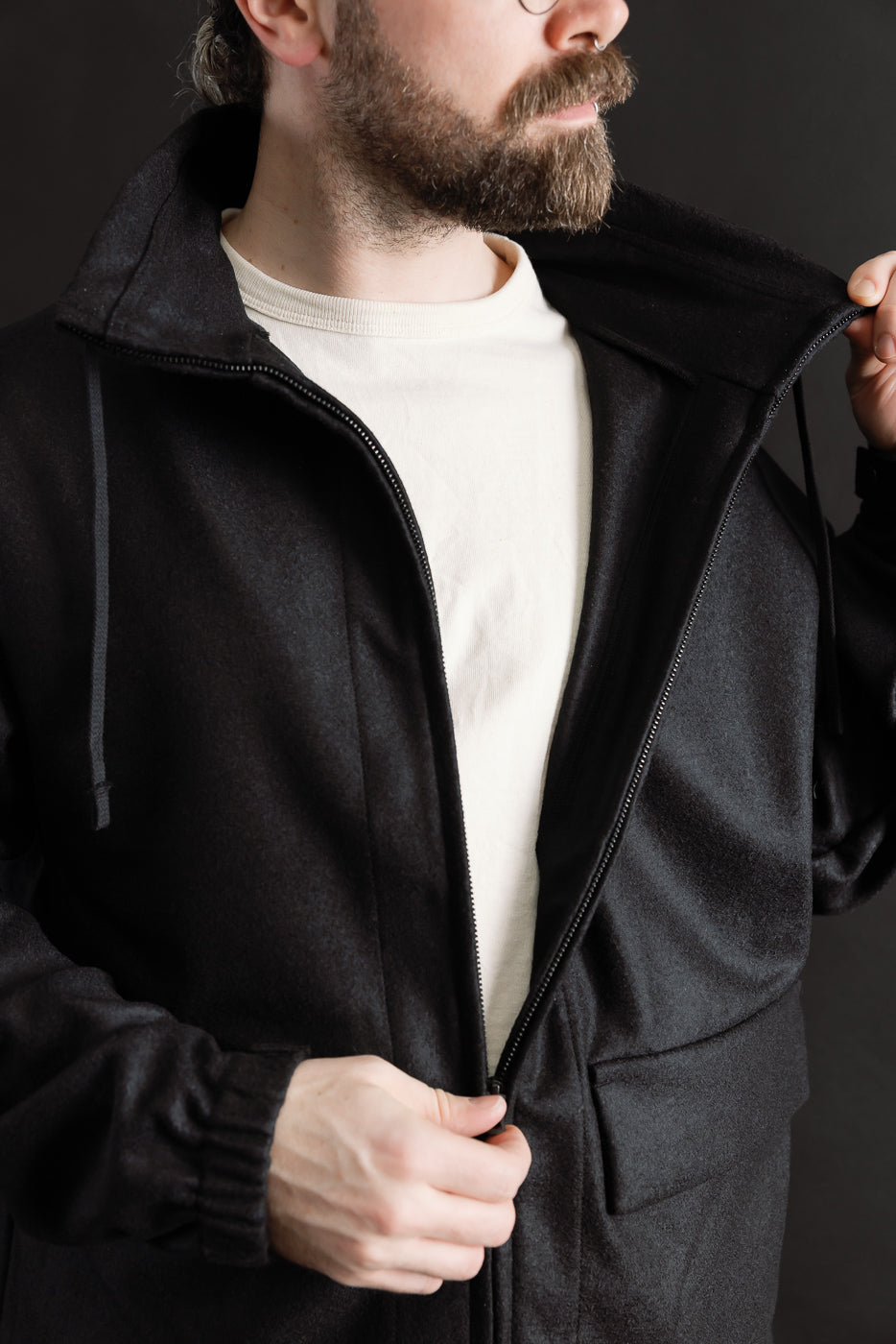 Close-up front view of athletic male model, 5'9