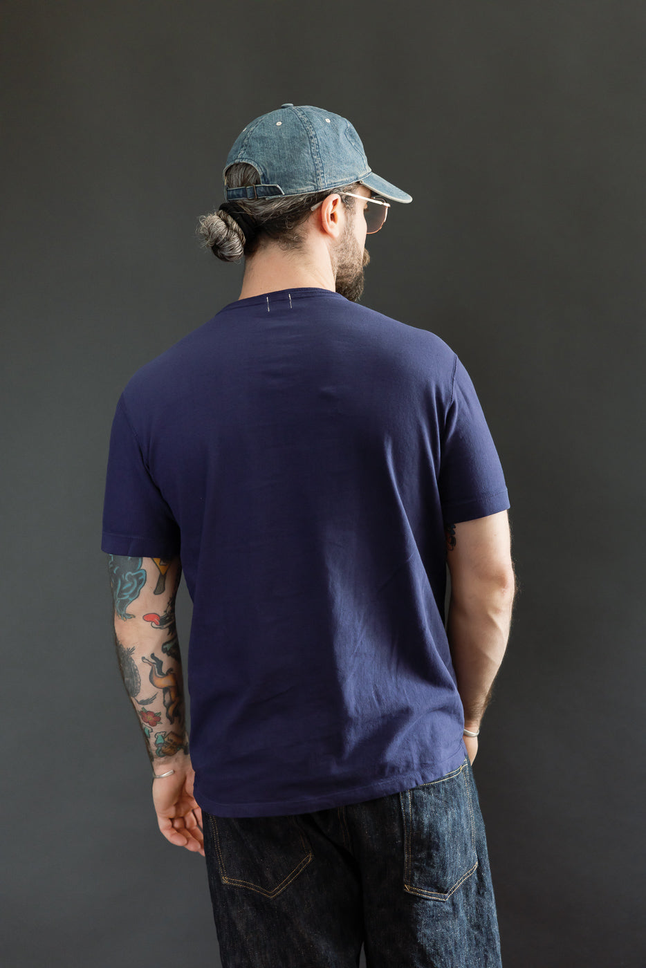 Back view of male model, 5'9
